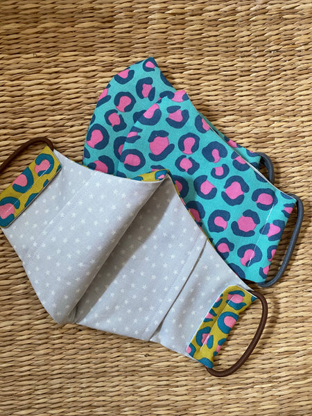 【送料・関税無料/即発可】Leopard Stretch Cotton Face Mask Leopard Print Cotton Face Mask With Matching Buttoned